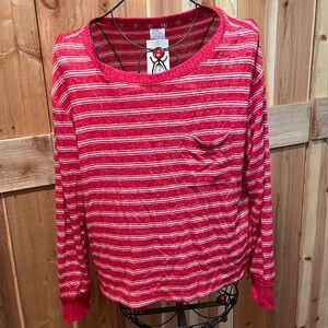 ❤️‍🩹❤️‍🩹❤️‍🩹3 for 12$❤️‍🩹❤️‍🩹❤️‍🩹Red and White Long Sleeve Shirt